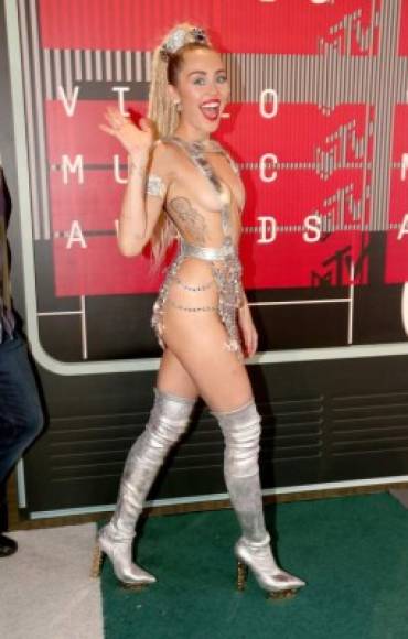 El look provocativo de Miley Cyrus en los premios MTV 2015.