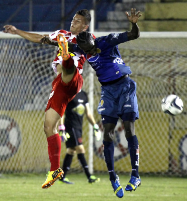 Motagua rompió mala racha y metió en problemas al Vida