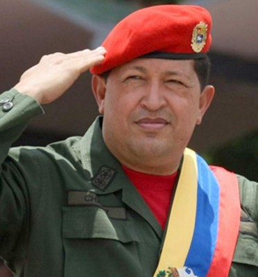 Escándalo por foto de una mujer idéntica a Hugo Chávez