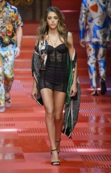 Originalmente, Sistine se centró en el modelaje. Primero firmó con la agencia de modelos IMG donde trabajó en las campañas de Dolce y Gabbana y participó en un desfile de Chanel. <br/>