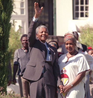 Nelson Mandela con su primera esposa.
