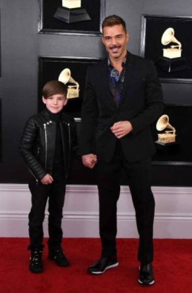 Ricky Martin llegó acompañado por uno de sus hijos gemelos.