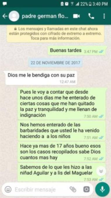 En primera instancia, uno de los familiares de las víctimas enfrentó al sacerdote vía WhatsApp luego de enterarse del oscuro pasado del religioso.