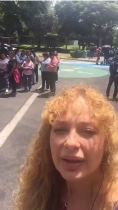 La actriz Joana Benedek transmitió en vivo su situación después del terremoto en México.<br/><br/>“7.1 gr Richter. Estamos bien, gracias a Dios-Cristito Amado. Gracias a Dios bueno, gracias. Gracias mi gente, gracias por estar, por sus bendiciones y su cariño. Los quiero siempre”.