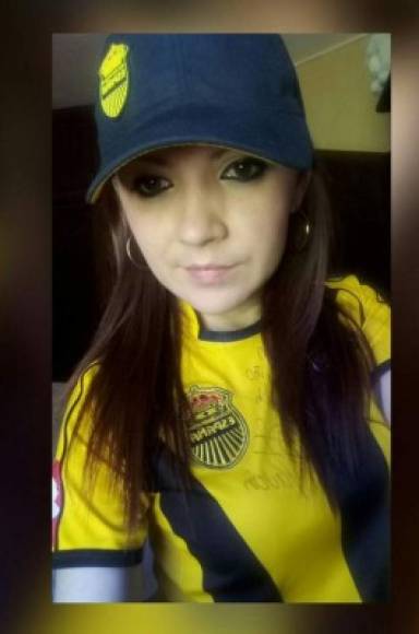 Lizeth Fajardo: Una chica aficionada al Real España que siempre ha estado con el equipo en las buenas y malas.