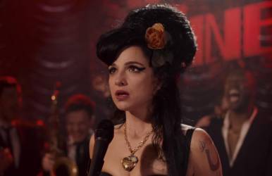 Back to Black - Biopic narrará la vida personal y profesional de la cantante y compositora Amy Winehouse, que comenzó como cantante de jazz para convertirse en una superestrella mundial de la música ganadora de varios premios Grammy. Dirige Sam Taylor-Johnson, cineasta con títulos en su filmografía como <i>Cincuenta Sombras de Grey</i> o <i>Nowhere Boy</i>, que contaba la adolescencia de John Lenon. <i>Back to Black</i> se estrena el 12 de abril en cines.