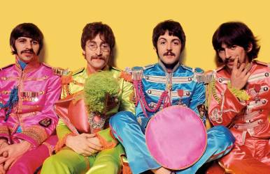 The Beatles fue una banda de pop/rock británica formada en los 60 y considerada como la de mayor éxito comercial y crítico de todos los tiempos. Tal es la repercusión de la llamada ‘Beatlemanía’ que sus letras, que representaron a los ideales progresistas de la época, todavía perduran hoy en día.