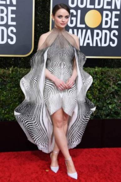 Hablando de patrones, la actriz Joey King envió mensajes con ese vestido...