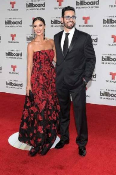 Catherine Siachoque y Miguel Varoni en los Premios Billboard 2016.