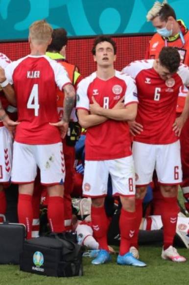 Los jugadores daneses estaban asustados ya que su compañero no reaccionaba.