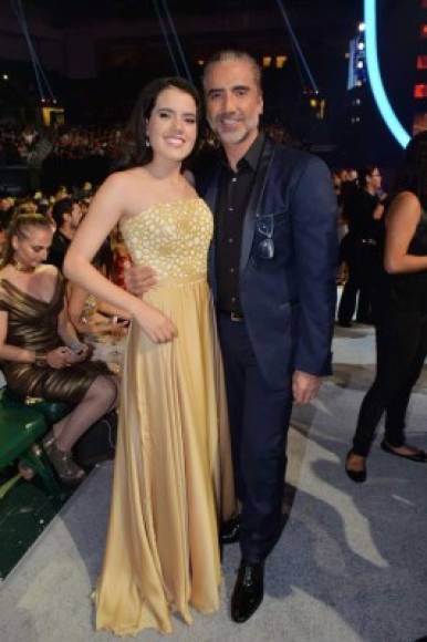 Alejandro Fernández con su hija Camila.