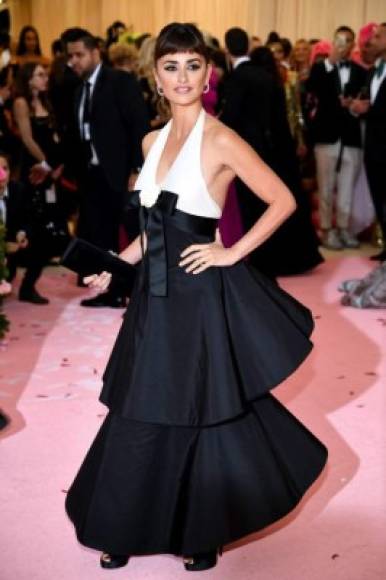 La actriz española Penélope Cruz lució un vestido de Chanel.