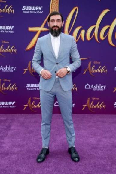 El actor Numan Acar será parte del filme Aladdin interpretando a Hakim, uno de los guardias del palacio.