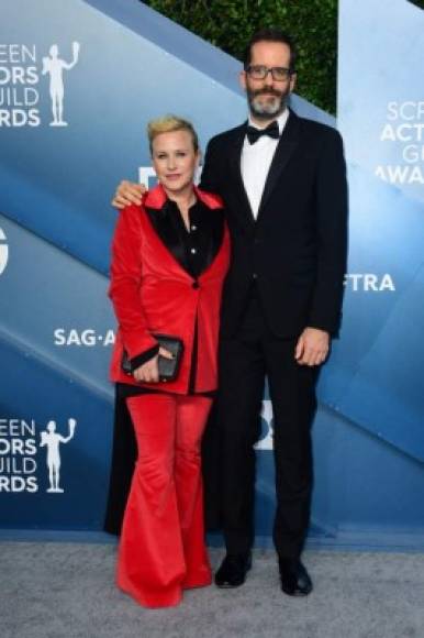 US actress Patricia Arquette (L) arrives for the 26th Annual Screen Actors Guild Awards at the Shrine Auditorium in Los Angeles on January 19, 2020. (Photo by FREDERIC J. BROWN / AFP)