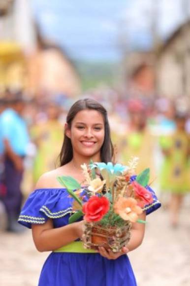 La belleza de las niñas de Lempira resaltó en la celebración.