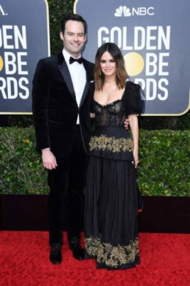 Los actores Bill Hader y Rachel Bilson debutaron su romance en la alfombra roja después de ser vistos juntos por primera vez el pasado diciembre.