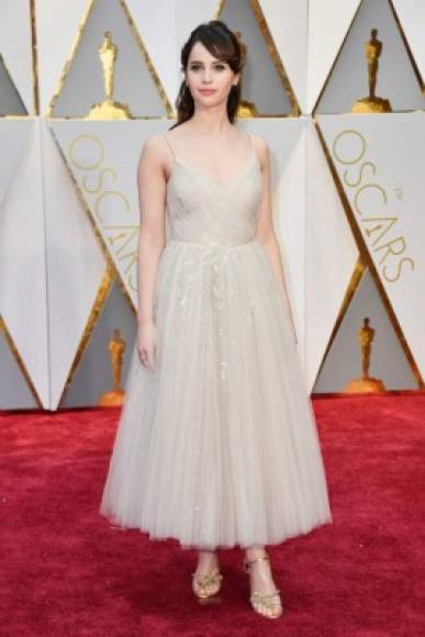 La actriz Felicity Jones presentará uno de los premios Óscar.
