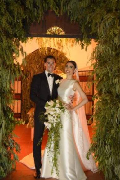 Michael Volks y Nadia Berkling, una boda desde Copán Ruinas y en exclusiva total para Vivir en Rosa.