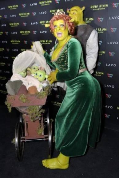 Heidi Klum no dejó escapar ningún detalle, hasta llevó a los bebés de Shrek y Fiona a su fiesta anual de Halloween.