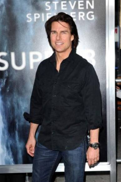 2011. Algunas críticas sobre la imagen del rostro de Tom Cruise comenzaron en este momento.