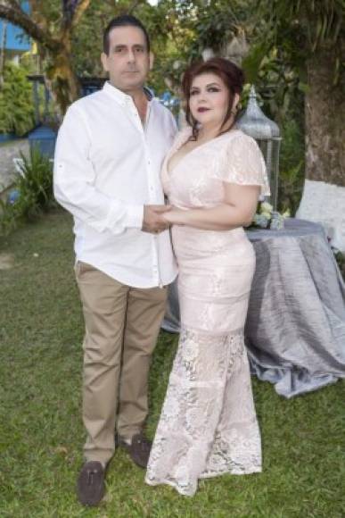 Eddie y Karina Canahuati.