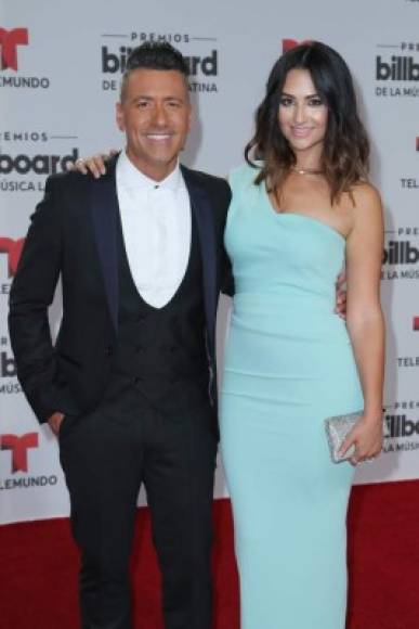 Jorge Bernal y su esposa en los Premios Billboard 2016.