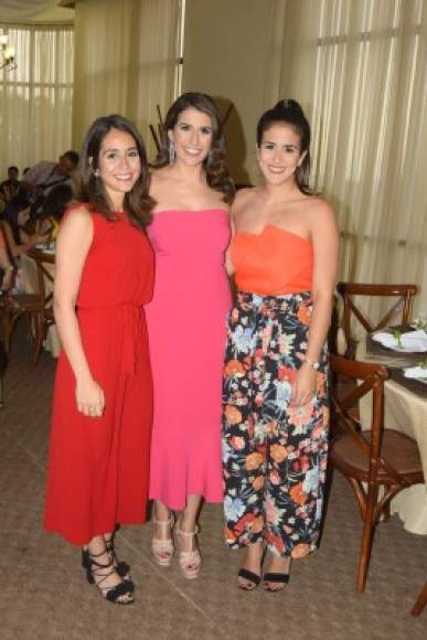 Giselle Maalouf, Sophie Andonie y Vivian Kattán.