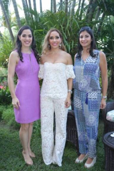 Isabel Cerna, Karla Villar y Orietta Canahuati.