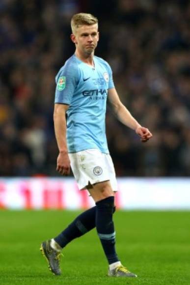 Siguen sonando nombres de jugadores para llegar al Barcelona. Y uno de los últimos es Oleksandr Zinchenko, futbolista del Manchester City, que puede jugar como lateral zurdo o como volante y que, según TV3, interesa al club azulgrana. El internacional ucraniano podría incluso formar parte de la operación que se está trabajando con Eric García, que también interesa al Barça.