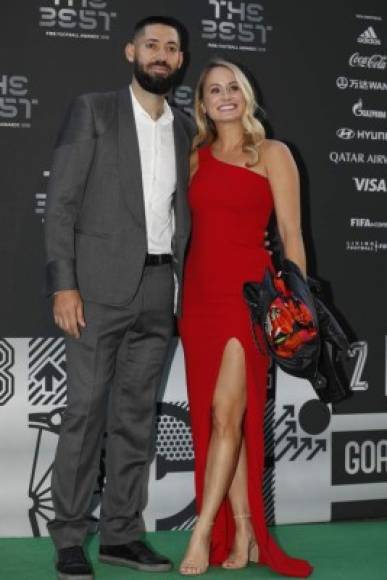 El ex jugador estadounidense Clint Dempsey y su esposa Bethany.