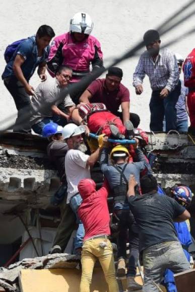 Los cuerpos de socorro fueron activados por el presidente Peña Nieto.