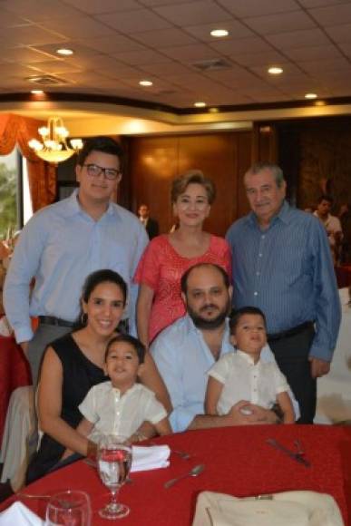 La madre IWC 2018 junto a sus familiares.