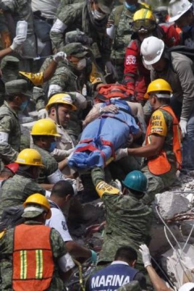 Al menos 57 personas han sido rescatadas con vida en las últimas horas.