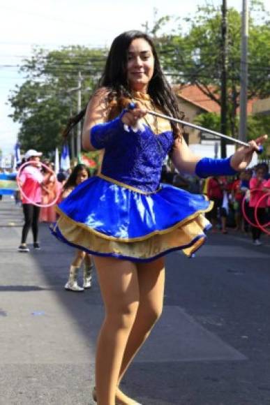 Del Instituto Privado Río Blanco Linda Alvarado se lució en los desfiles.