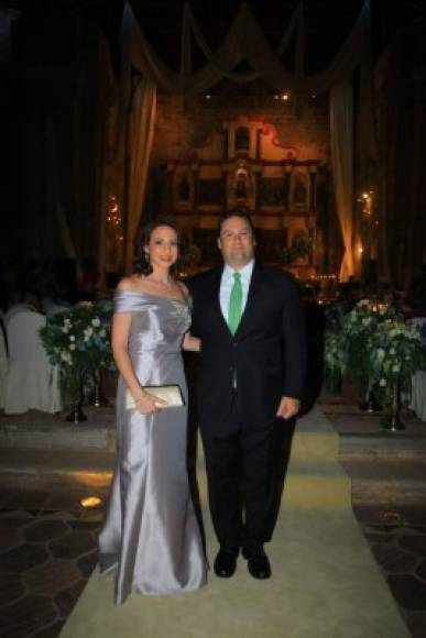 María Adel y Rommel Fuschich.