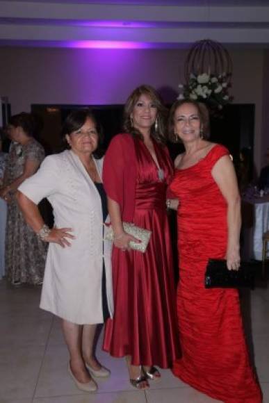 Orfilia Ochoa, Maritza Urtecho y Leticia LaPrade.