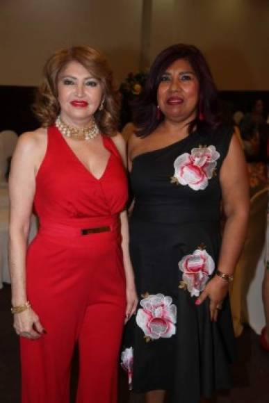 Maritza Lara y Sheyla García.