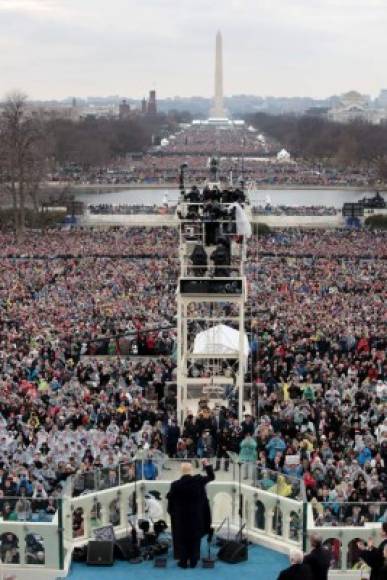 Casi un millón de personas asistieron a la toma de posesión de Trump.