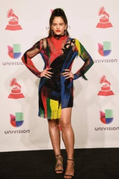 La cantante española Rosalía conquistó los Grammy Latino con su flamenco fusión al llevarse dos gramófonos de oro en la gala de la música iberoamericana este jueves 15 de noviembre en Las Vegas, EEUU.