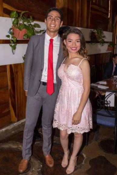 Daniel Quan y Sidny Medina.