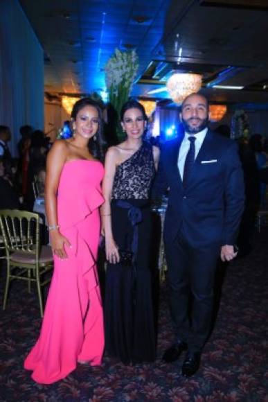 Carmen Morales, Ileana y Afif Kattán.