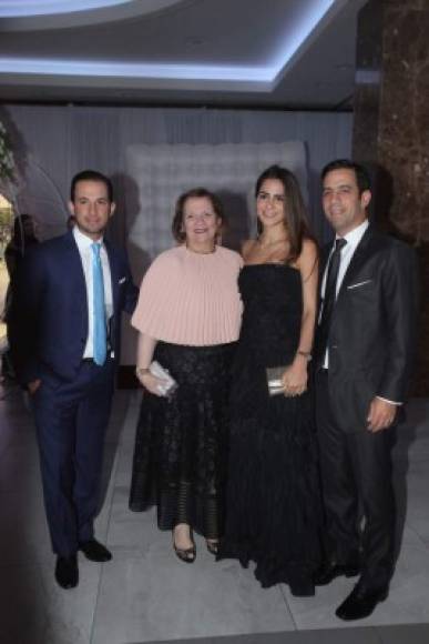 Emilio, Widad, Arwa y Eduardo Canahuati.