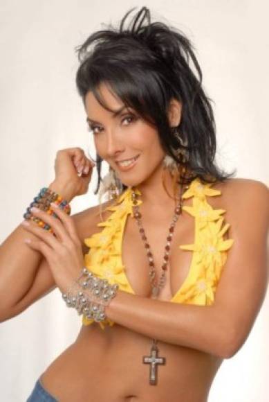 Liliana Lozano ganó el título Miss ‘Carnaval’ Colombia en 2005 y murió el 10 de enero de 2009 en <Pradera, Colombia junto a su novio el narcotraficante Fabio Vargas.
