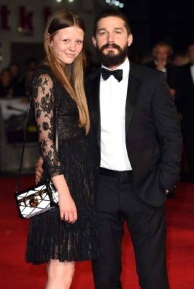 El 25 de septiembre se hizo público que Shia LaBeouf y Mia Goth decidieron ponerle fin a su matrimonio que duró casi dos años.<br/><br/>Goth y LaBeouf se conocieron durante el rodaje de 'Ninfomanía', de Lars von Trier, y tuvieron una relación de cuatro años antes de darse el sí en una ceremonia en Las Vegas, oficiada por un imitador de Elvis Presley en octubre de 2016, la cual se transmitió en vivo.