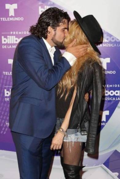 Gerardo besó a Paulina como nadie.