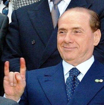 Berlusconi se distinguió por dar la nota en todas las cumbres internacionales a las que asistió.