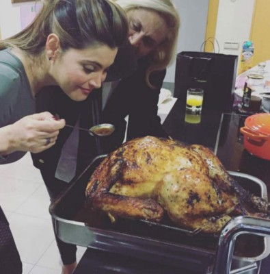 ¡Esto hicieron las Kardashian, Thalía, Britney Spears y América Ferrera durante Thanksgiving!