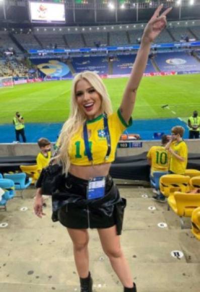 Ya se sospechaba que era la nueva novia del madridista, ya que acudió al estadio para ver los partidos de Brasil de la Copa América en directo y lo hizo con una camiseta de Militao. También intercambiaba con el futbolista comentarios en las redes sociales. <br/><br/>