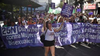 Las principales manifestaciones de violencia política que sufren las mujeres en Honduras son violencia a través de redes sociales.