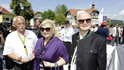 Perdinand Piech junto a su esposa Úrsula, a quien dejó todo su herencia.